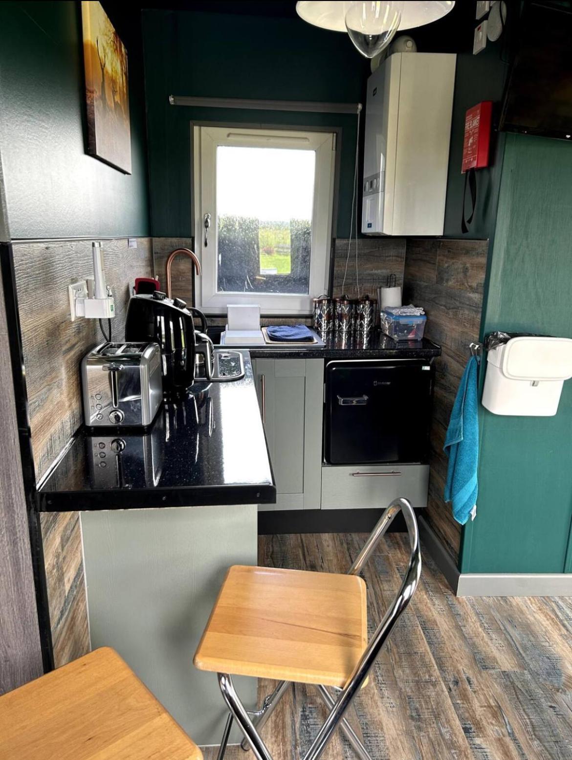 The Potter'S Rest, A Cosy Wee Cabin In The Highlands Watten Bagian luar foto